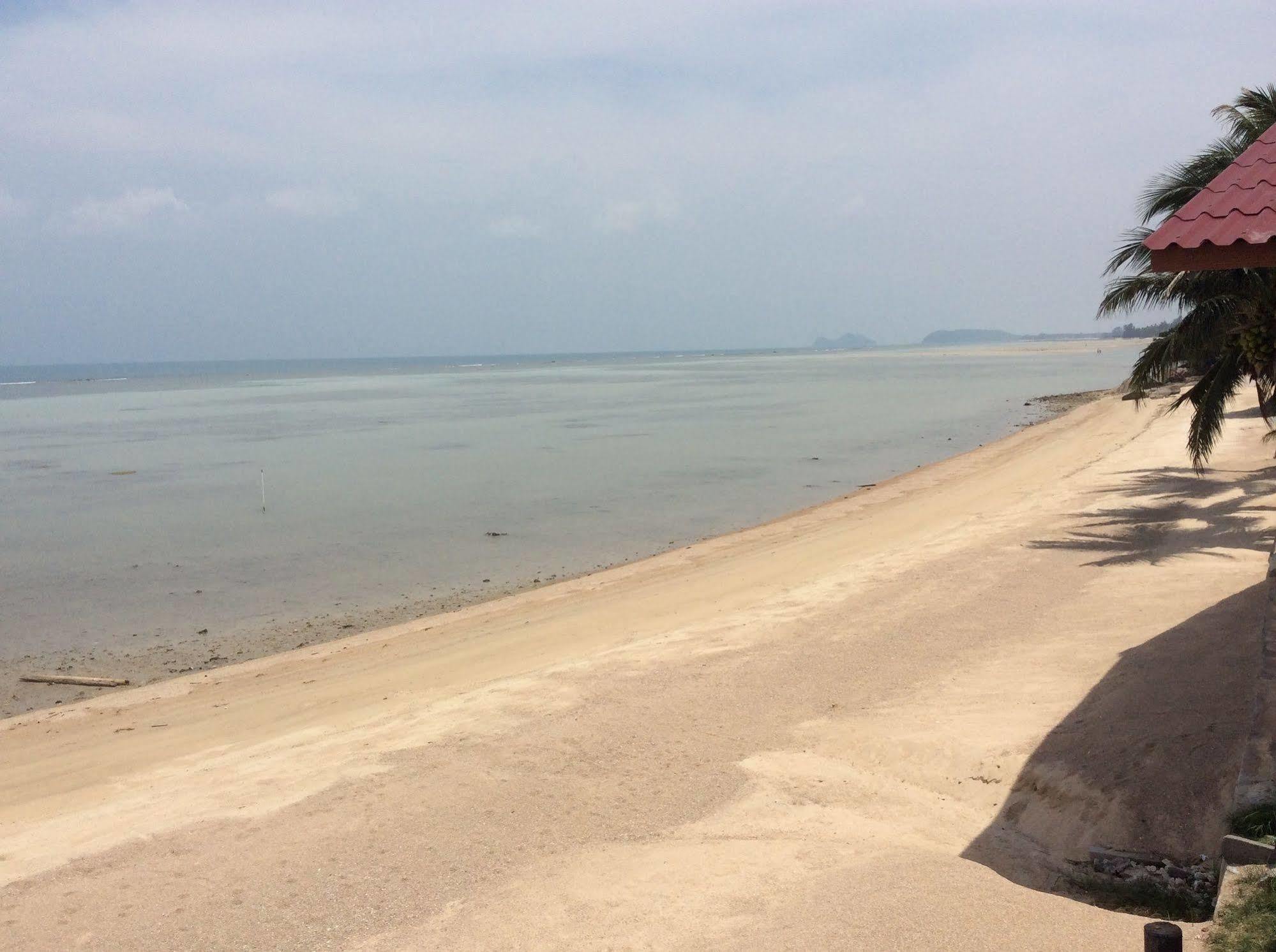 太阳海度假酒店 Baan Khai 外观 照片