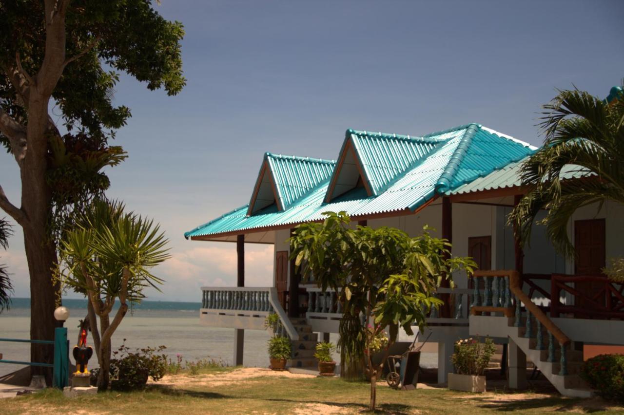 太阳海度假酒店 Baan Khai 外观 照片